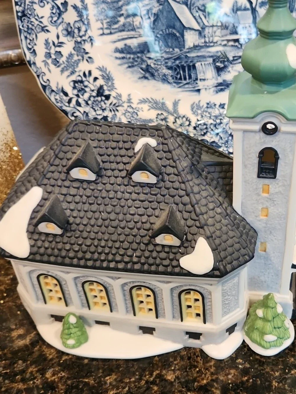 1991 Department 56 St. Nikolaus Kirche Church Grey Green